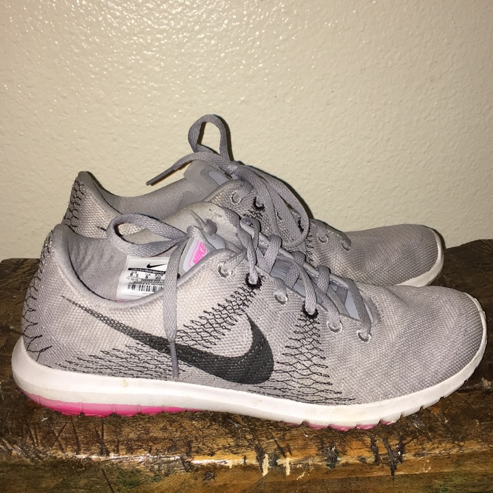 Nike Flex Sole Tennis Shoes